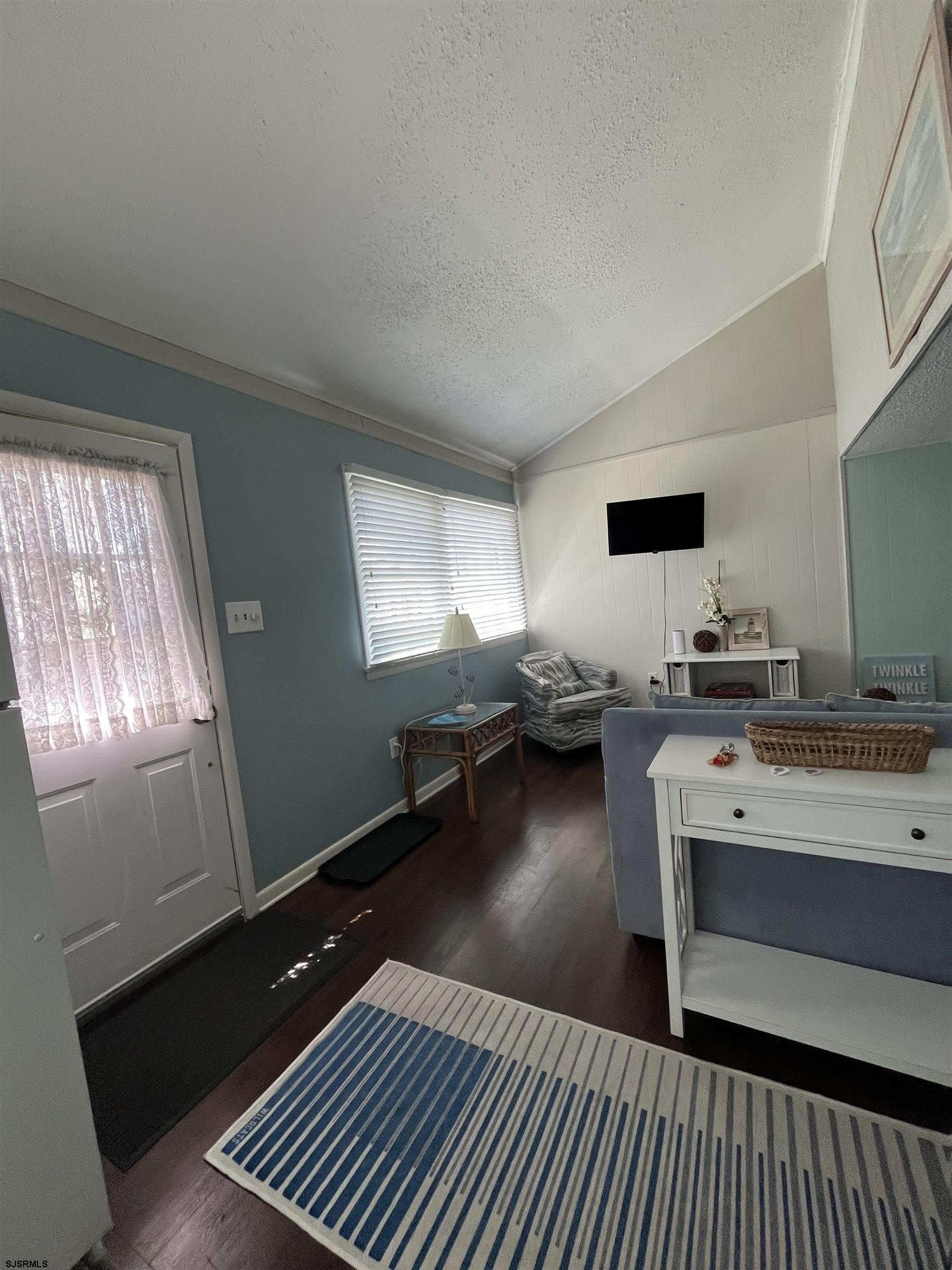 509 E 4th St – photo 5