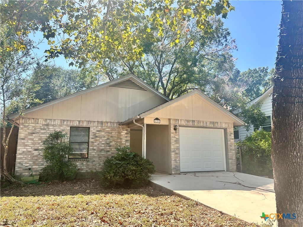 129 Riverside Drive – photo 1