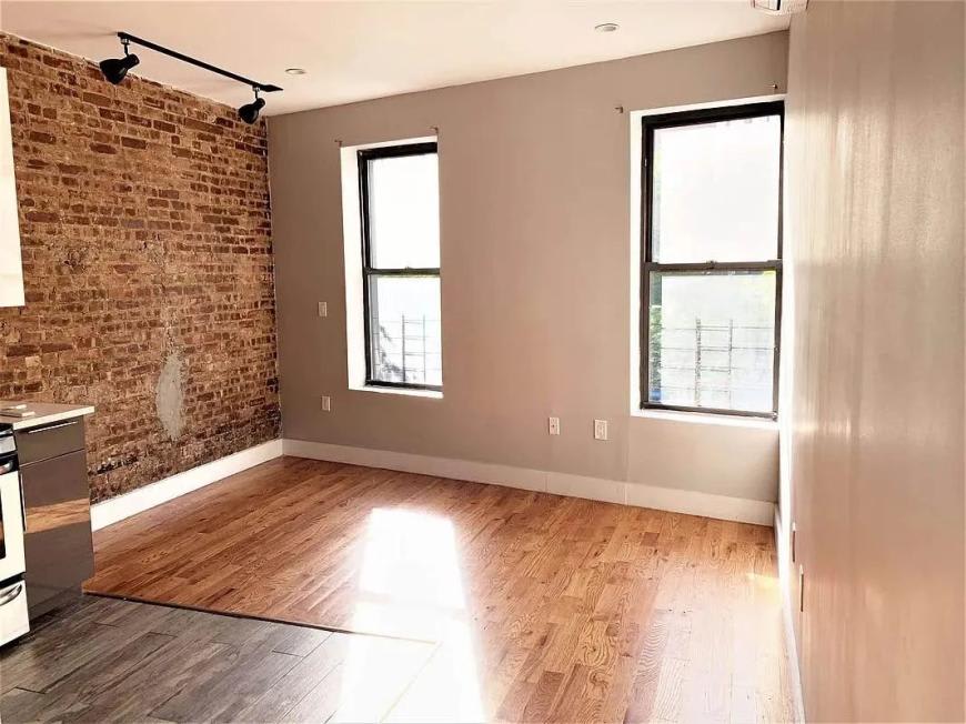 4230 Broadway – photo 4