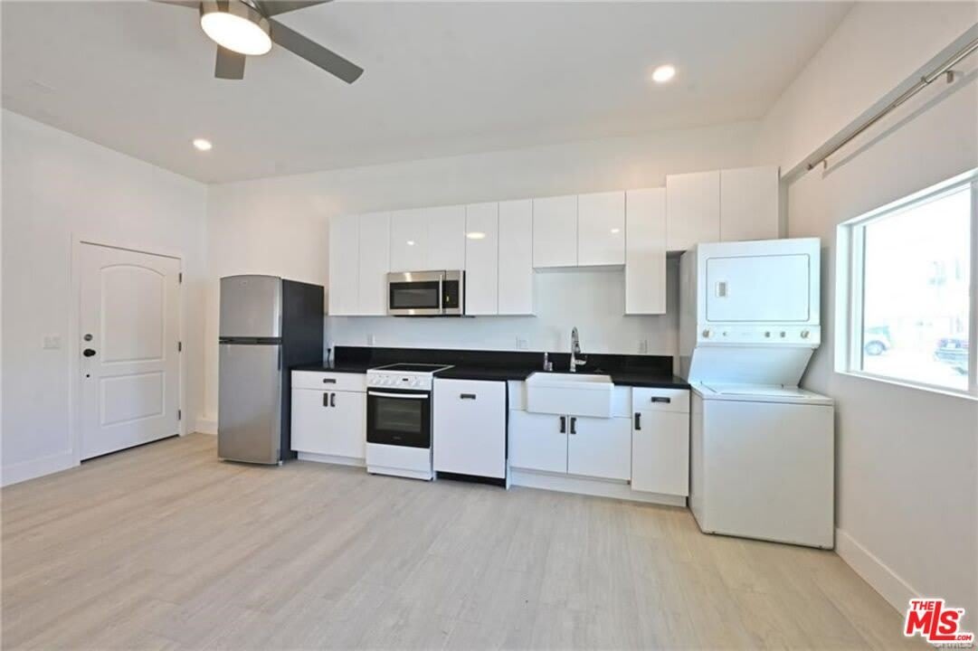 7929 Blackburn Ave – photo 2