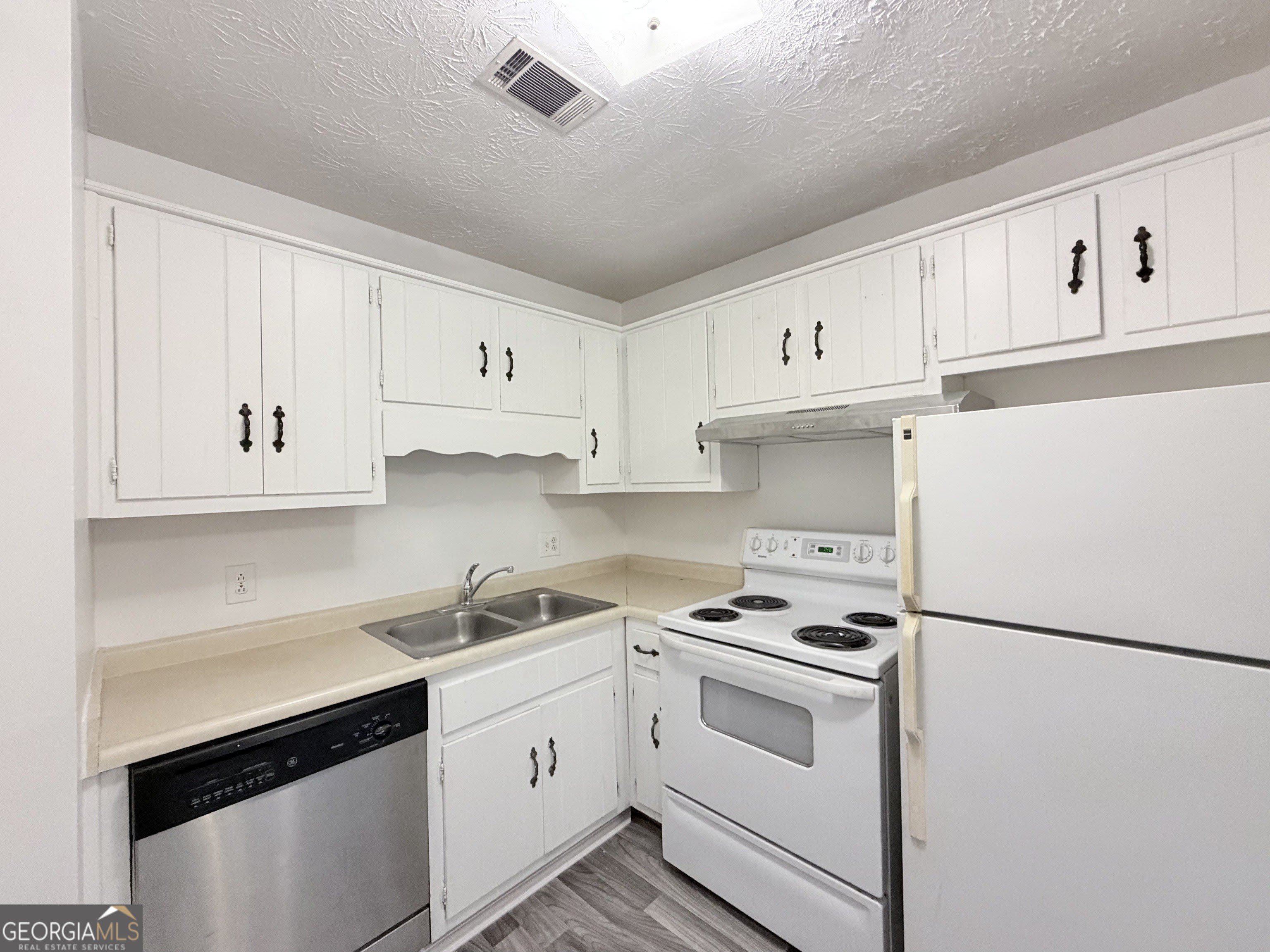 460 Rustwood Drive – photo 5