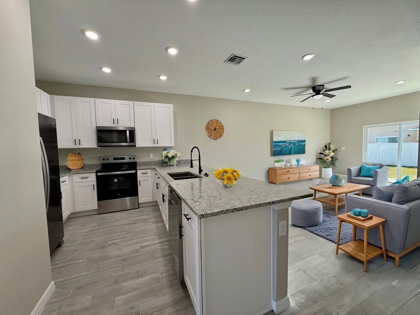 Brand-New 3-Bedroom Beauty in Poinciana – Modern Living at Its Best! – photo 2