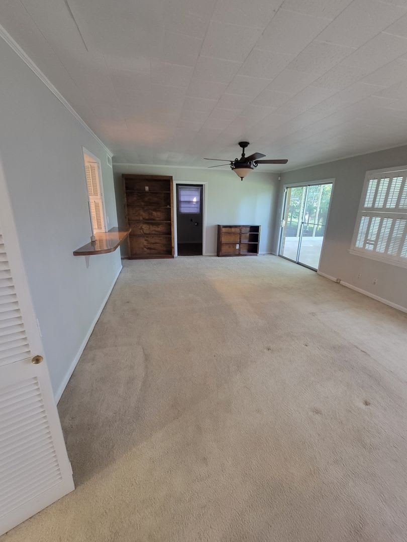 TWO BEDROOOM HOME IN MONROE! – photo 2