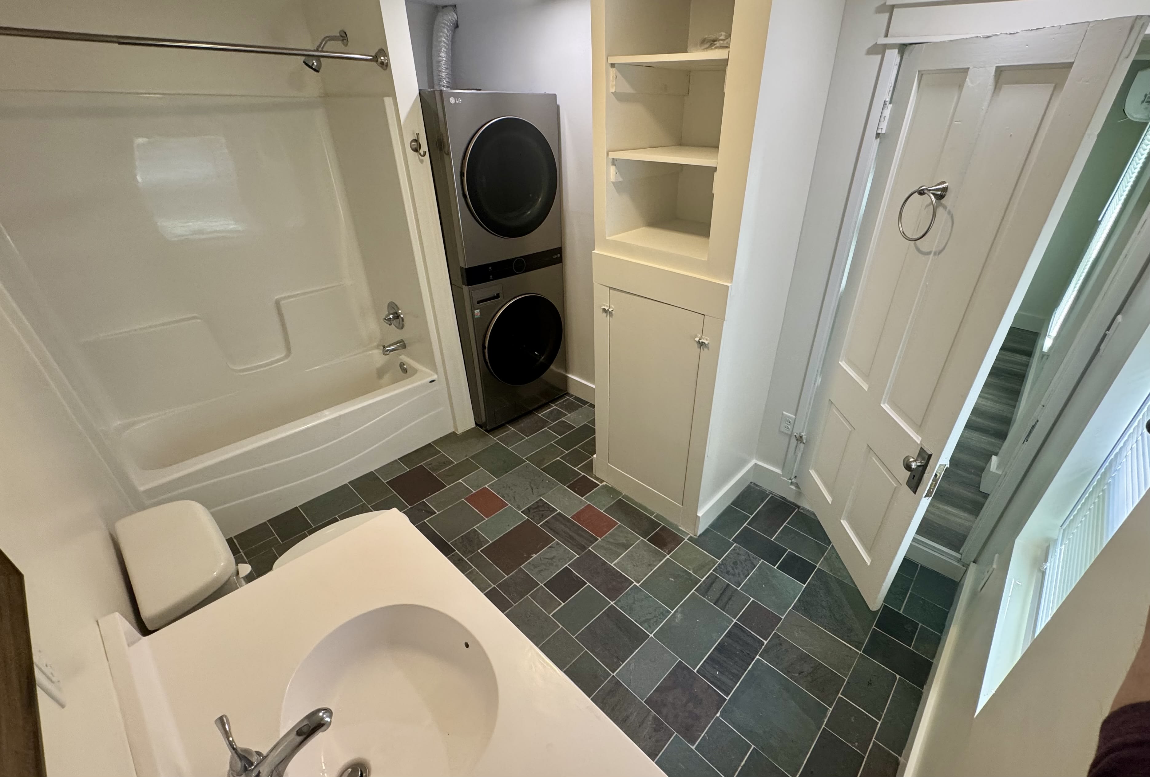 901 1/2 E Wilson St – photo 3