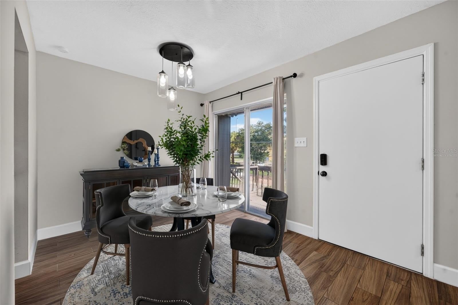 118 W America Street – photo 2