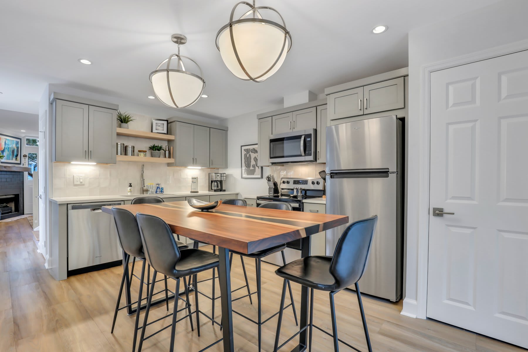 101 E Gaston St – photo 2