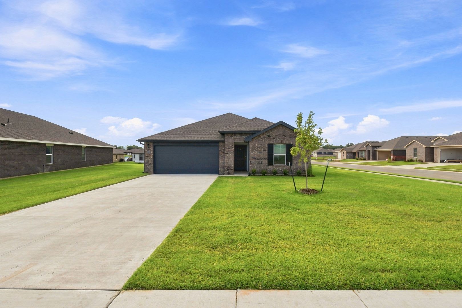 Brand New 4 Bedroom DR Horton Home! Available for Immediate Move in *BA Schools* – photo 1