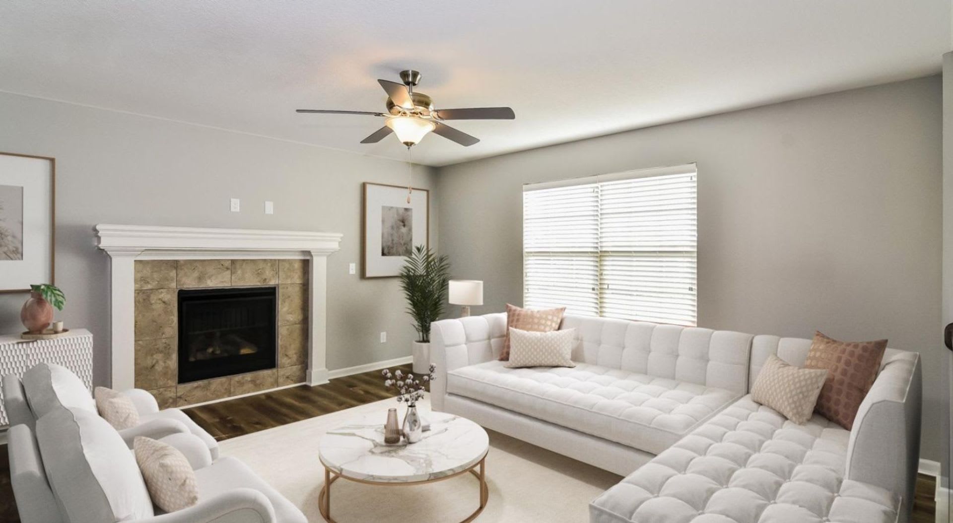 Beautiful 4 Bedroom 3 Bathroom Home! – photo 2