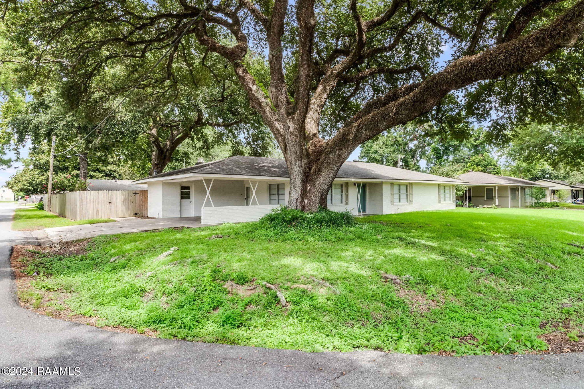 200 Montrose Avenue – photo 2