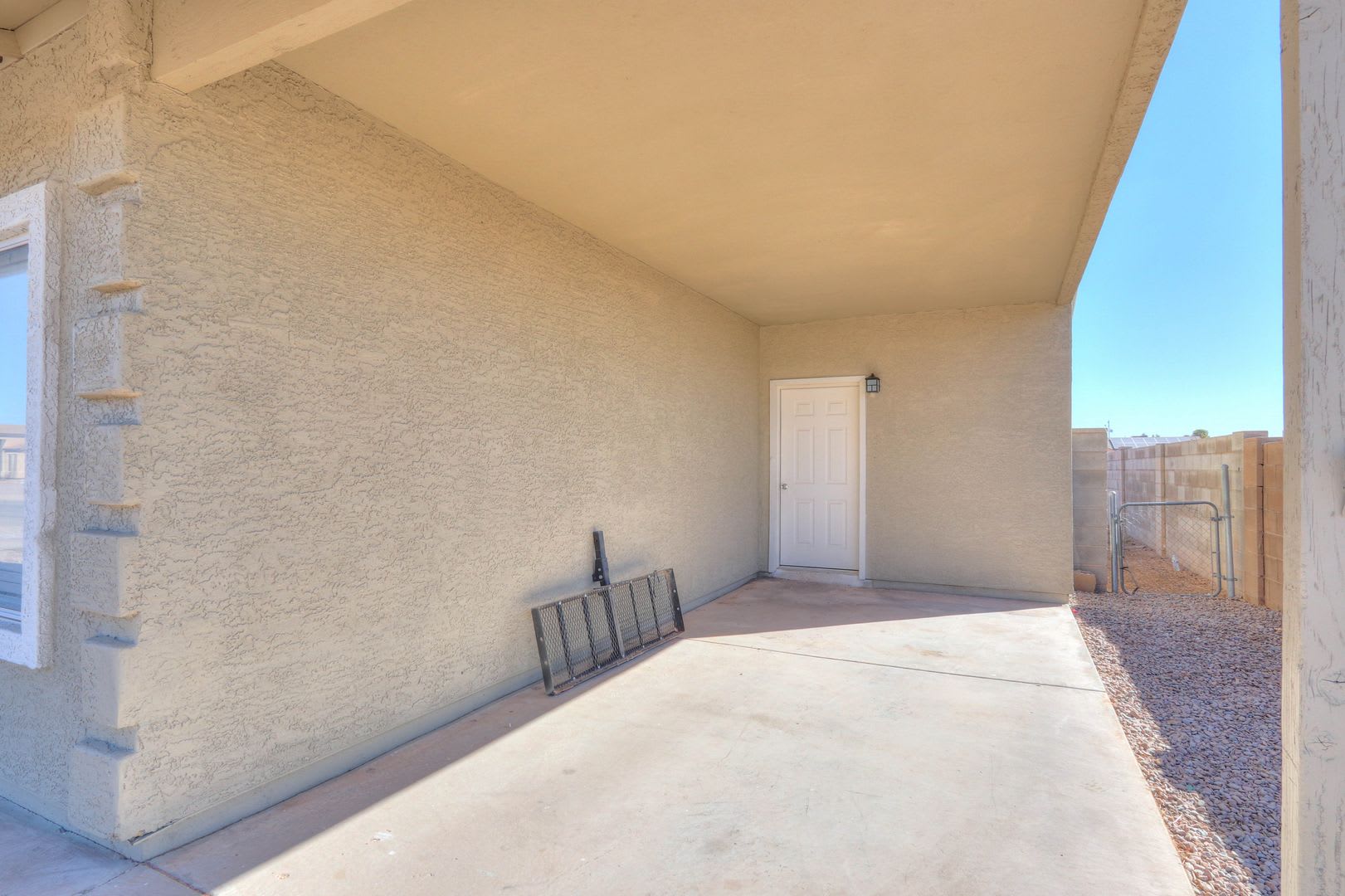 3 Bedroom House with large yard Arizona City – photo 5
