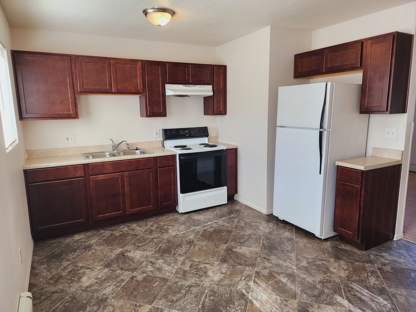 2 Bedroom Unit on University Dr. – photo 2