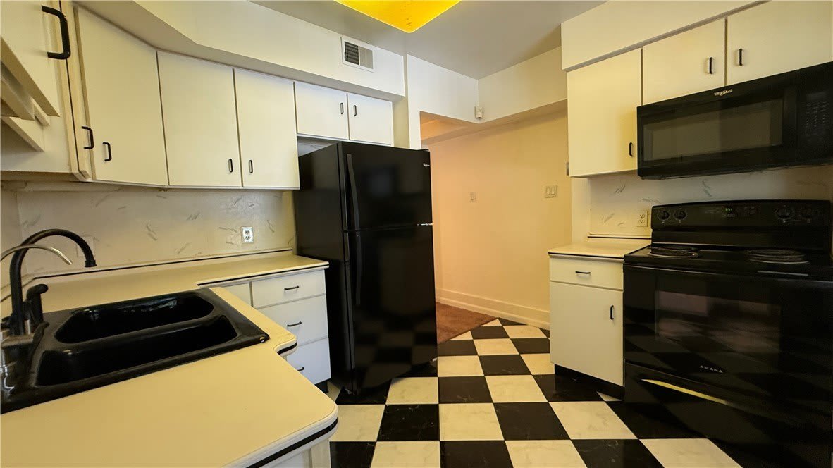 329 Castle Shannon Blvd – photo 2