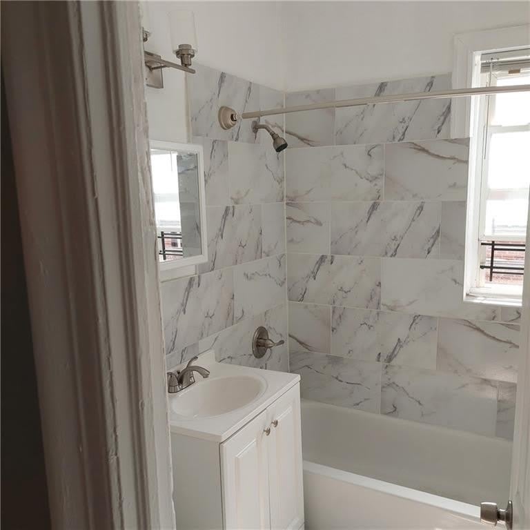 699 Hinsdale Street – photo 2