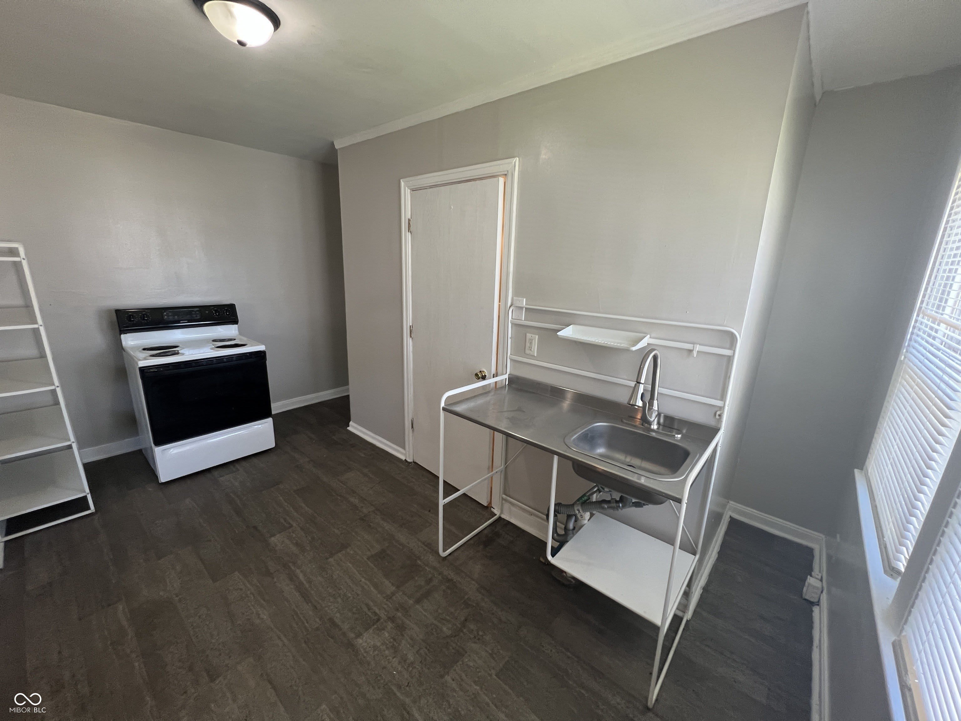 320 N Sherman Drive – photo 5