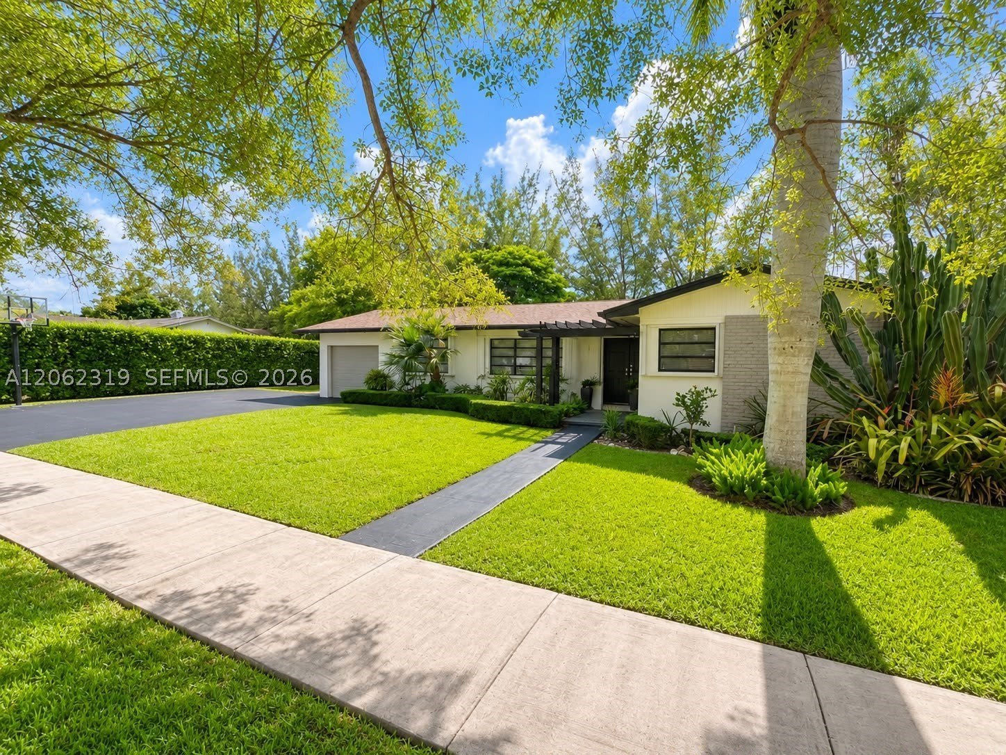4611 SW 82nd Ct – photo 2