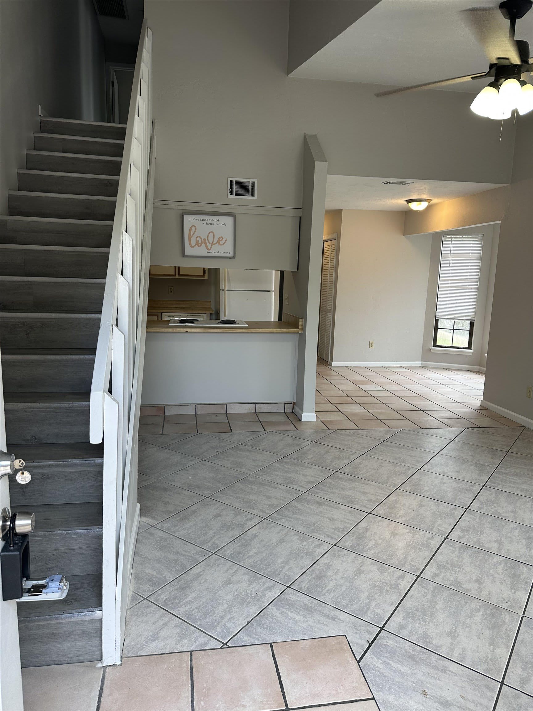 370 Hayden Road – photo 2