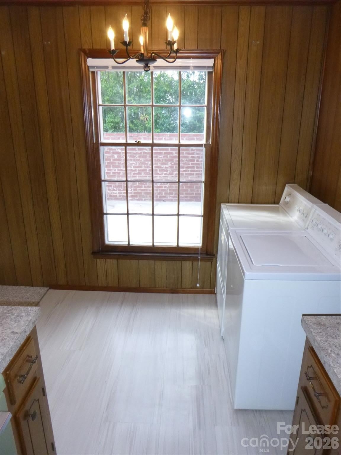 1306 Lomax Avenue – photo 4