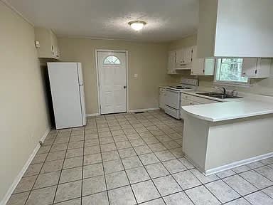 404 Ingram Ave W – photo 3