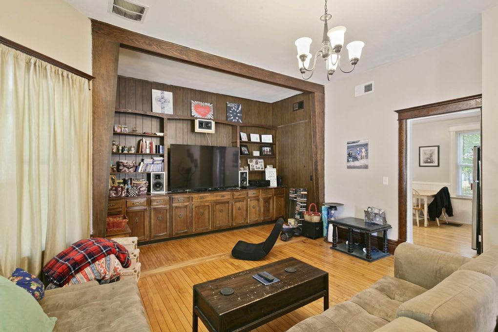 271 Nelson Blvd – photo 5