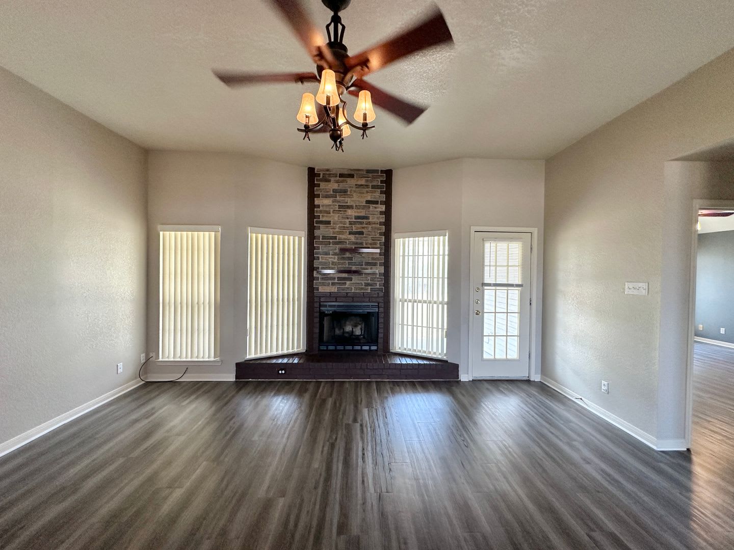 2404 Southport Dr – photo 4
