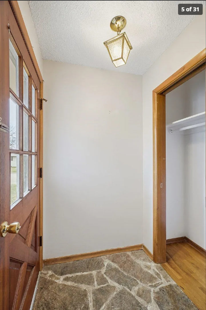 4 Bed 2 Bath Rancher Original Hardwood Floors Corner lot 2400 Sq/Ft of space – photo 4