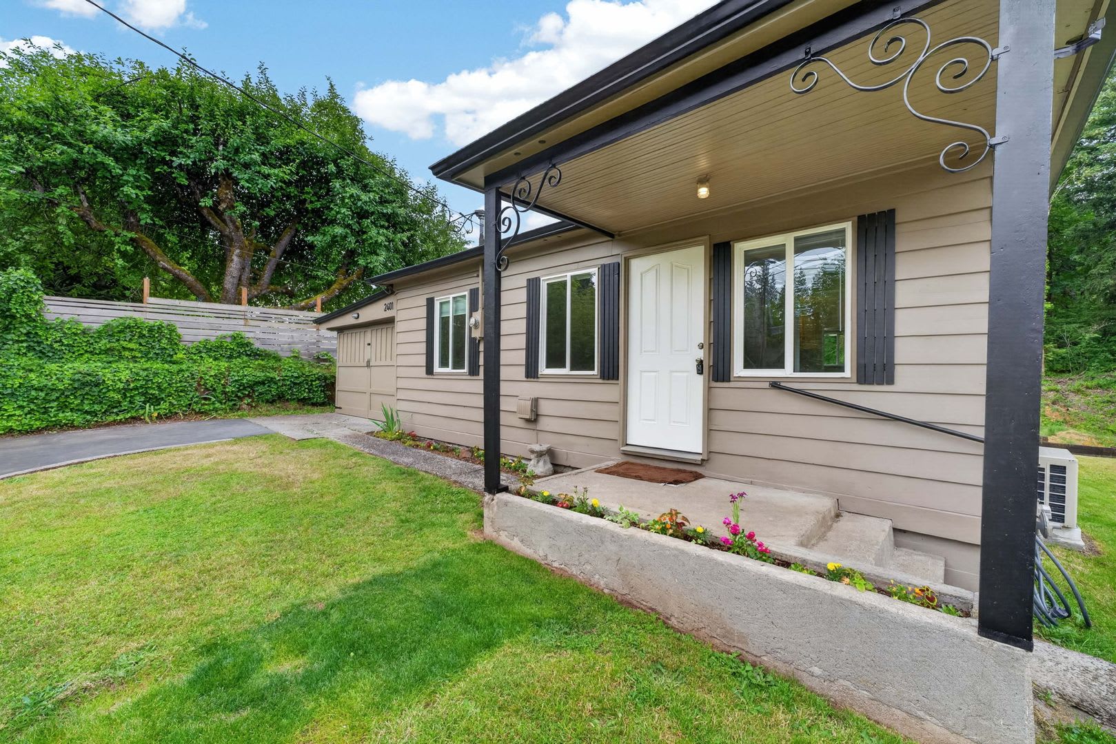 2 Bedroom Home Backing To Fallen Leaf Park Trail System In Camas Community – photo 5