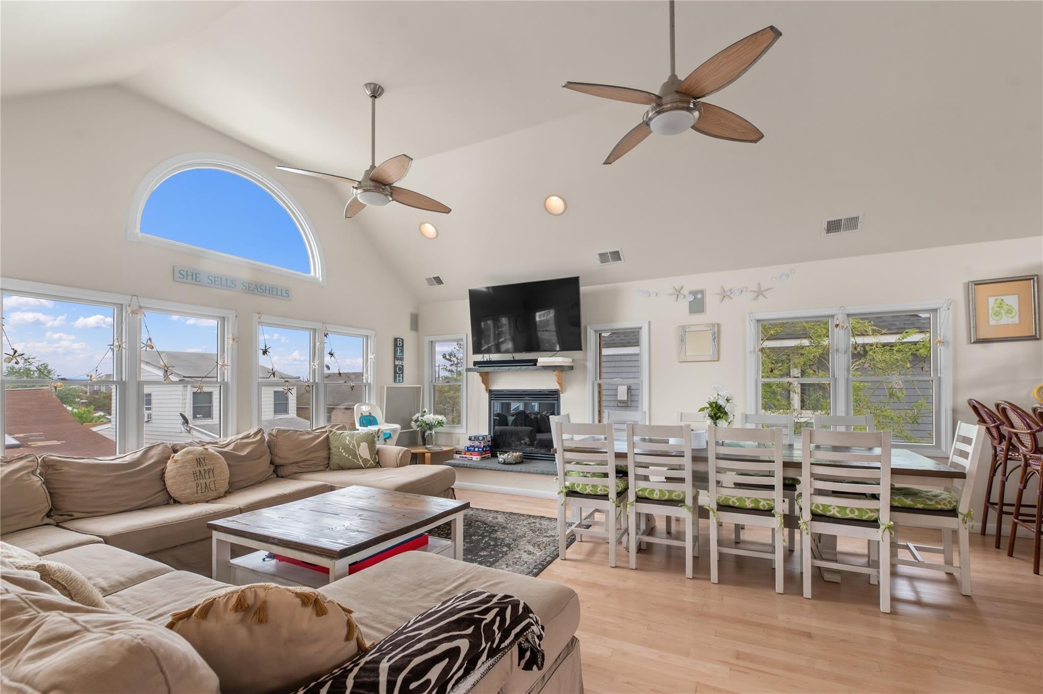 22 Bungalow – photo 2