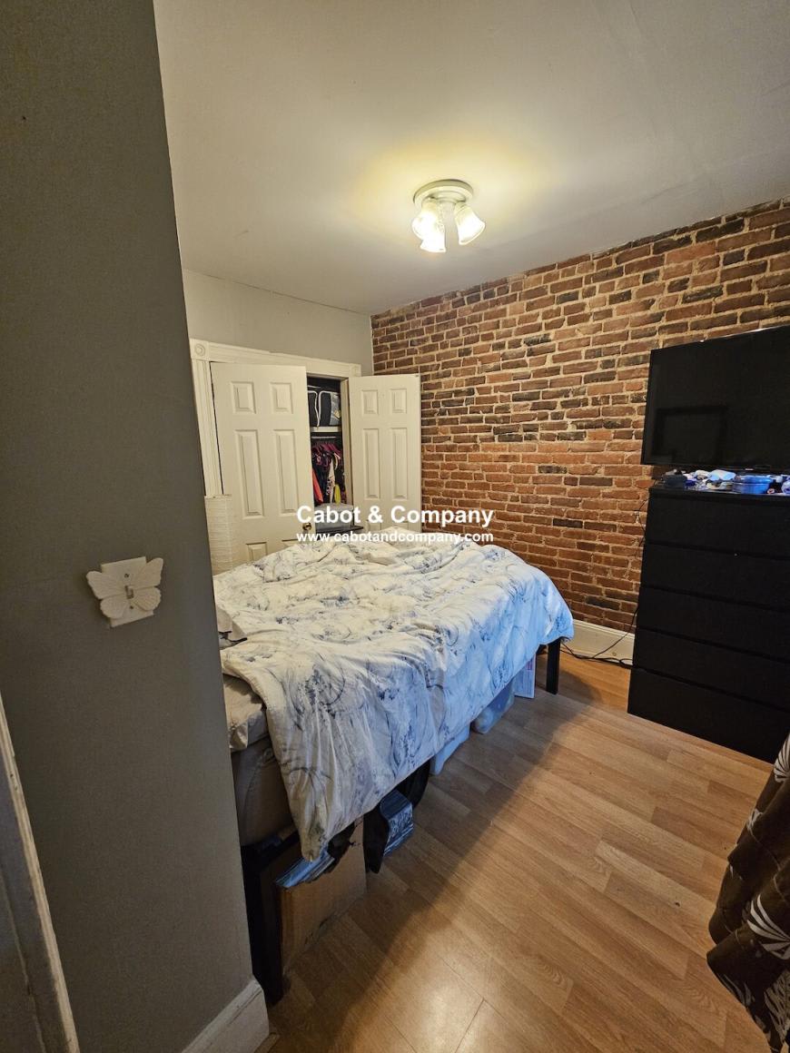 22 Mead St. – photo 5