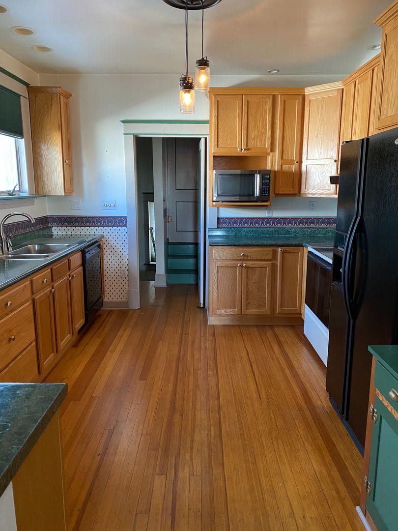 Three Bedroom 1/2 Duplex in Alton – photo 1