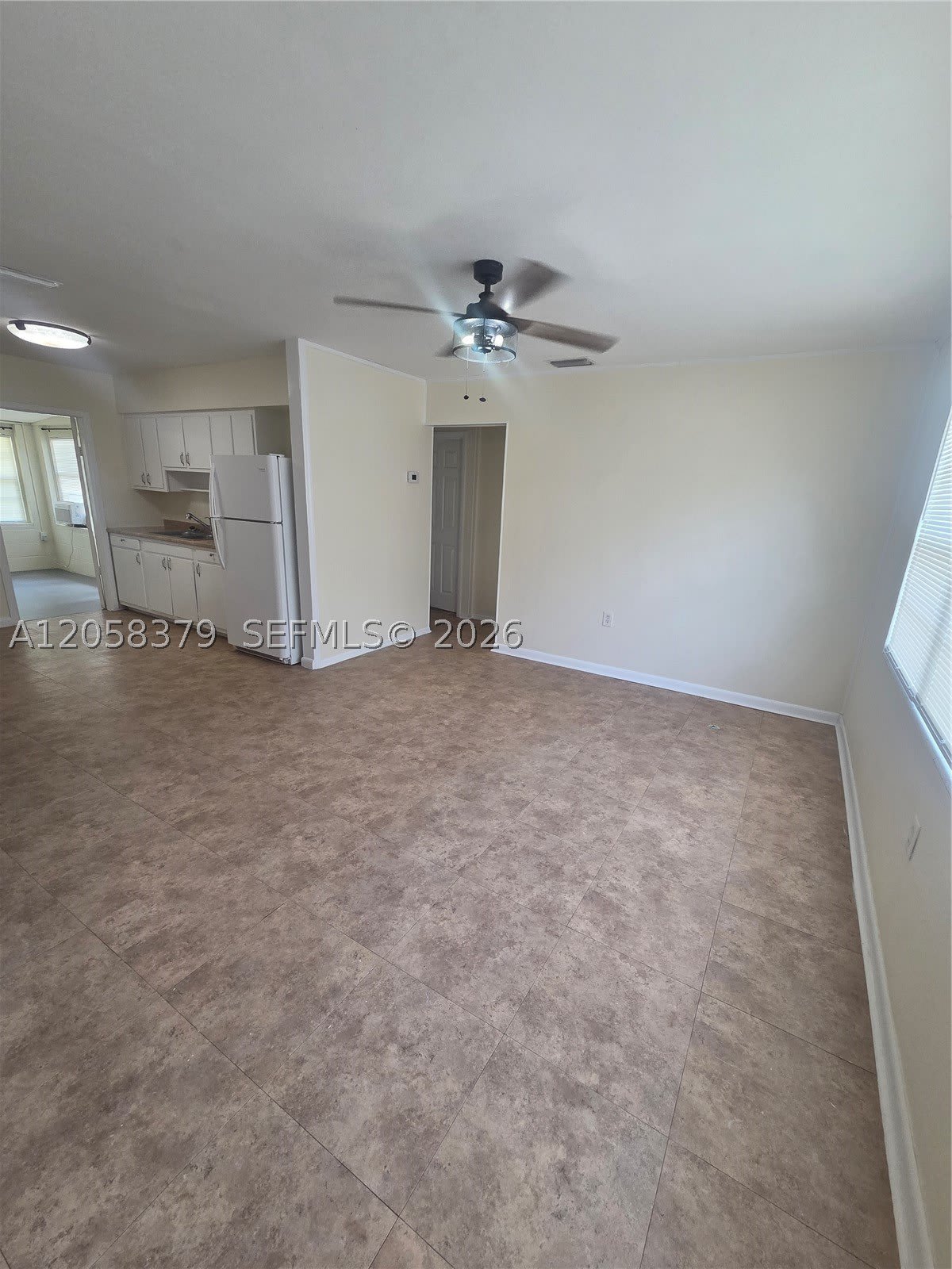 338 Hosbine St – photo 4