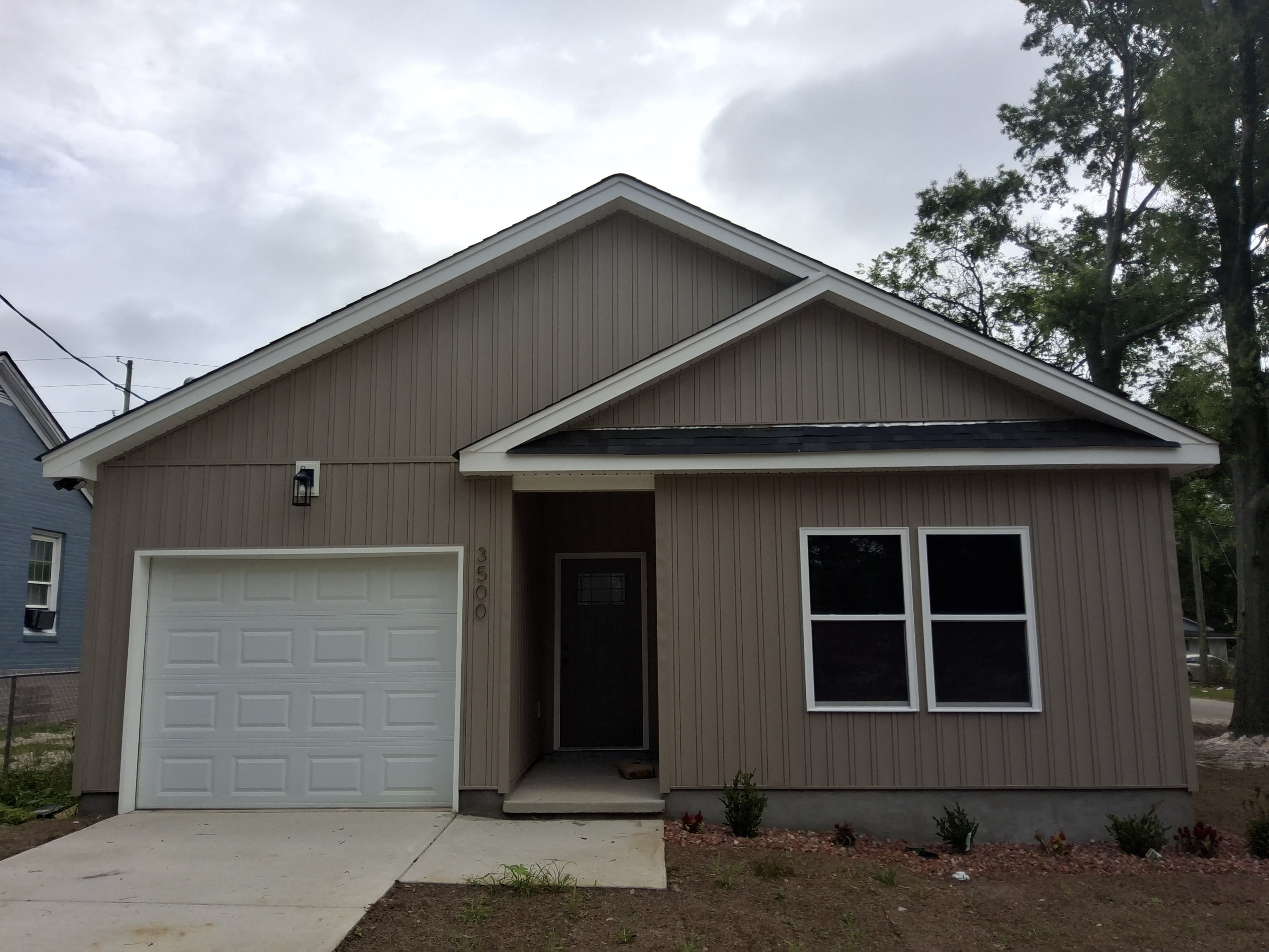 3500 Grand Street – photo 1