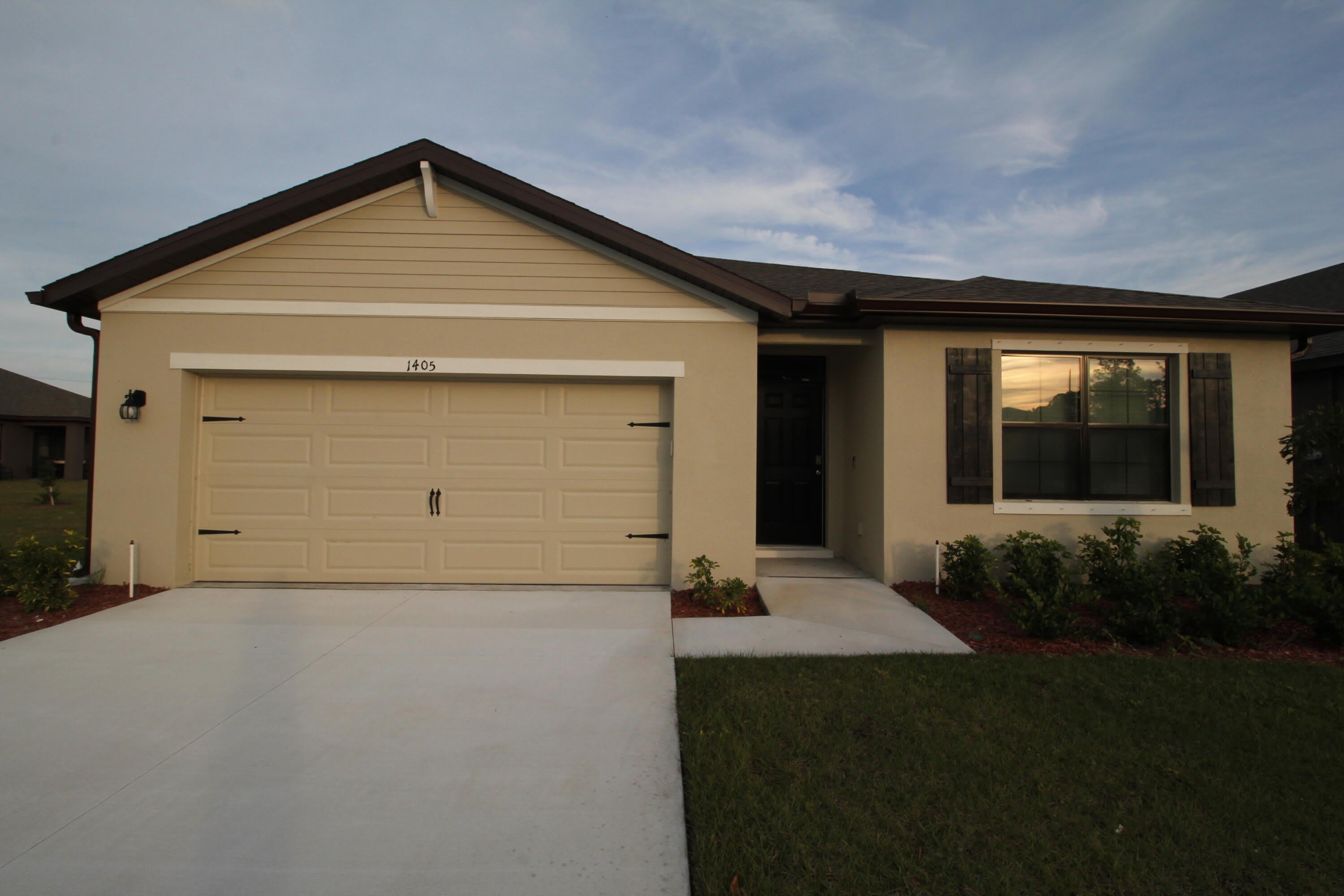 1405 Mineral Loop Drive NW – photo 1
