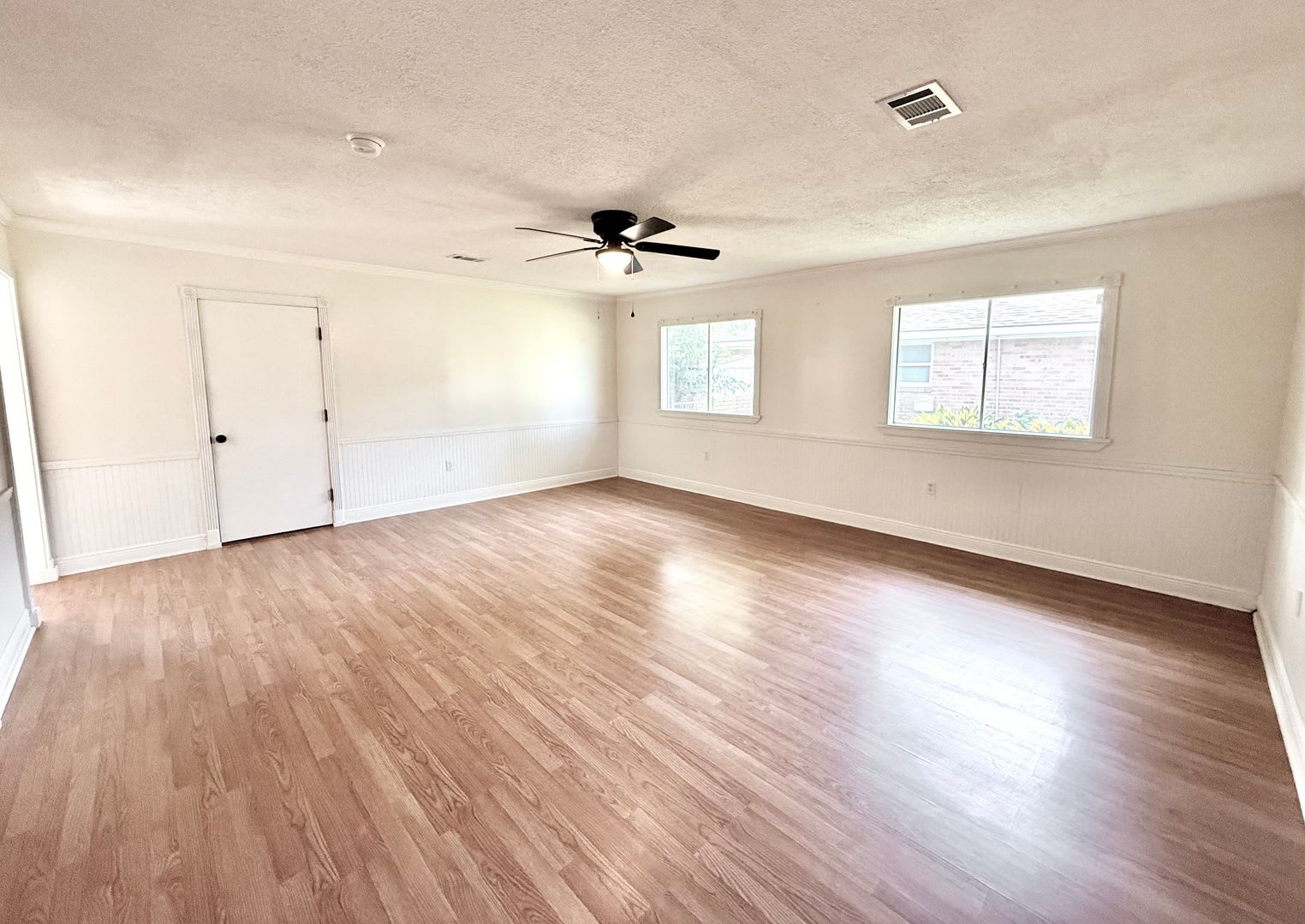 Updated 3 Bed, 2 Bath Broadmoor Home with Workshop & Fenced Yard – photo 5