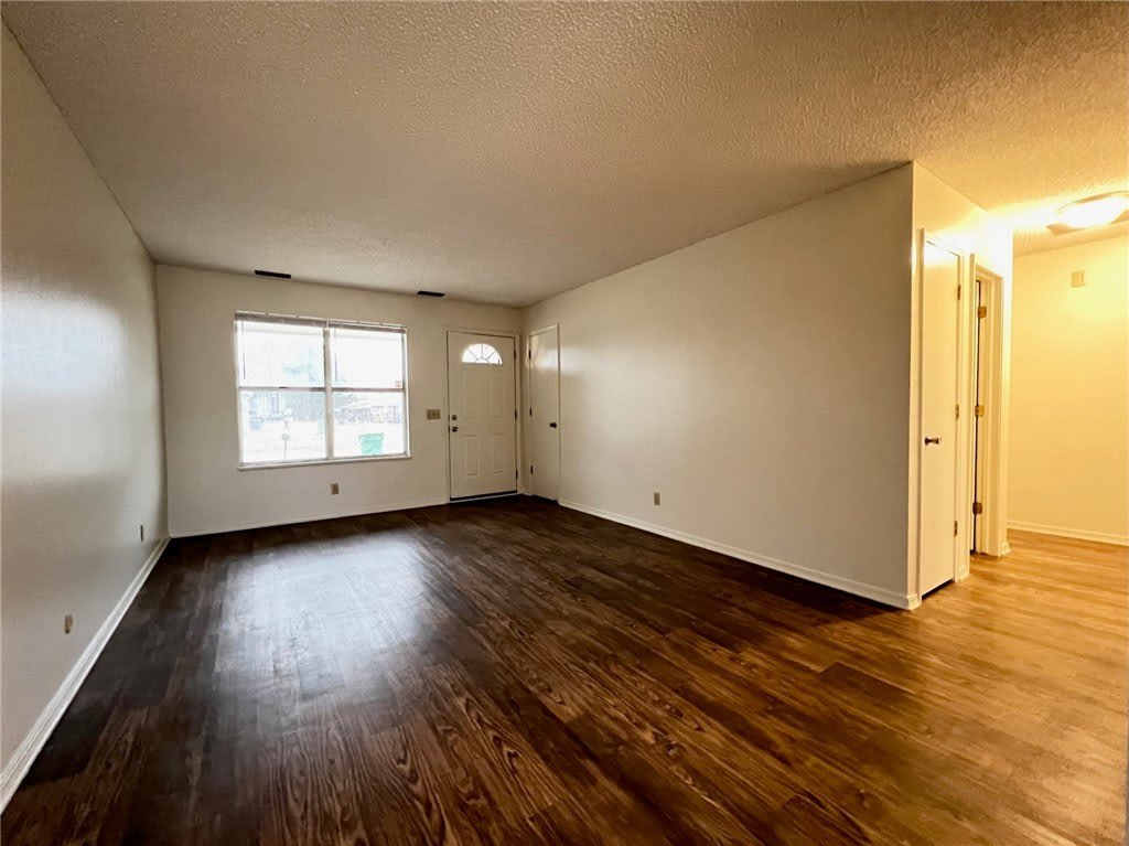 2002 Horseshoe Drive – photo 5