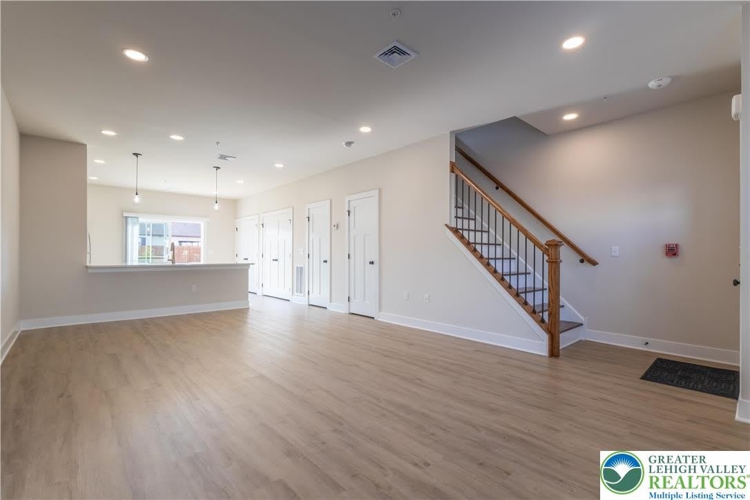 1411 Greenview Drive – photo 5