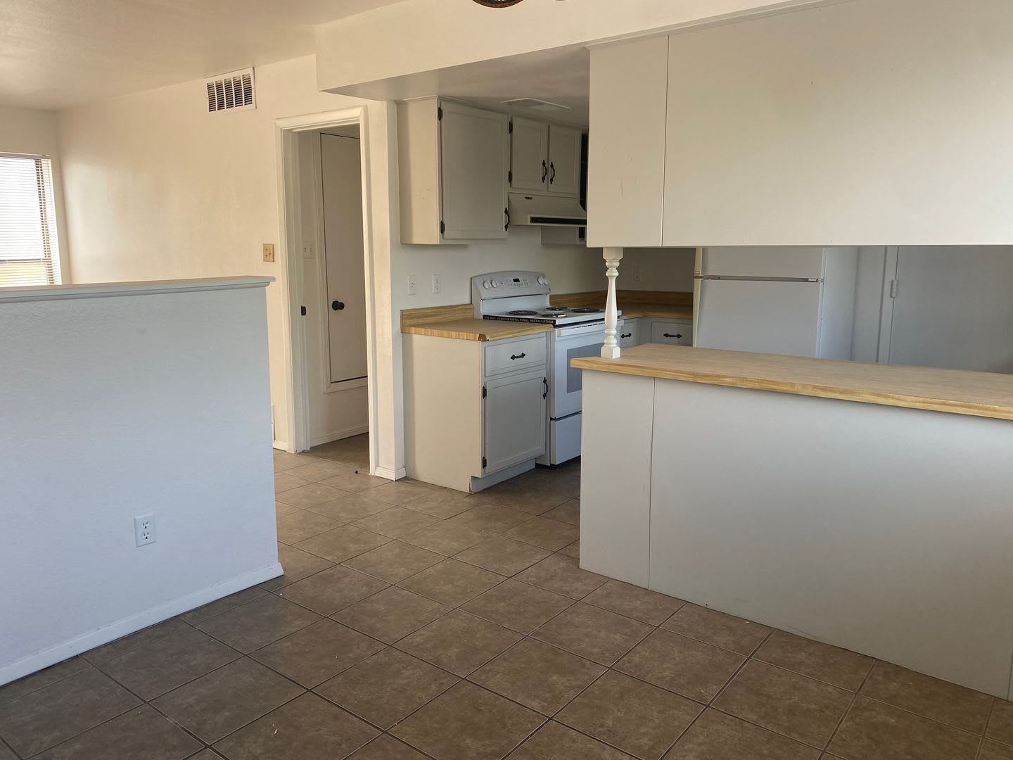 3155 Posada Ct Unit C Conveniently Located 2 Bedroom 1 5 Bath With Garage Near Nmsu – photo 1