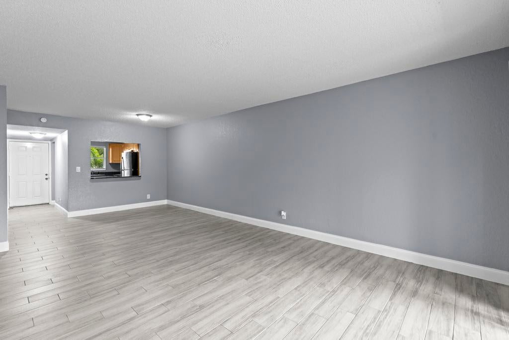 120 Sparrow Dr – photo 2