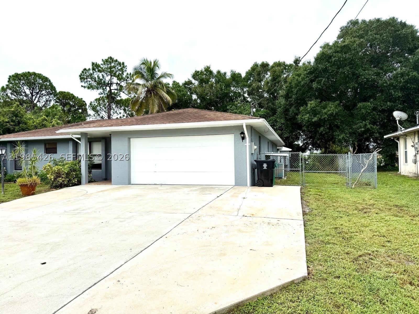 210 SW Voltair Ter – photo 2