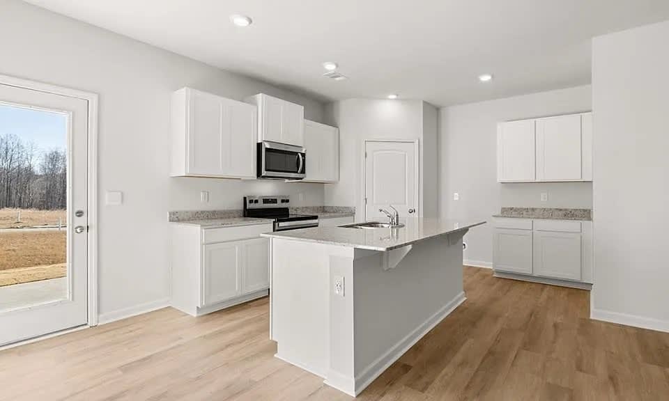 210 Deerberry Dr – photo 3