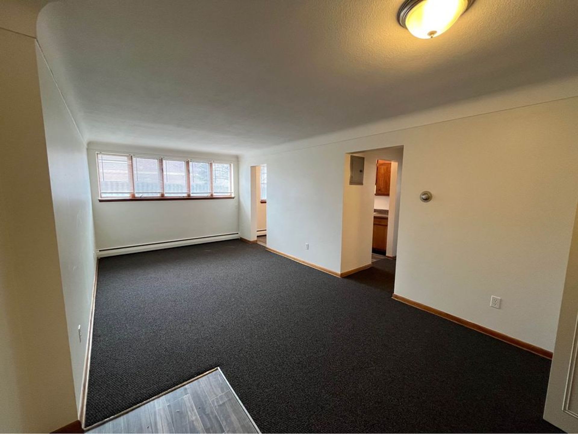 Phalen Apartments on Maryland! – photo 3