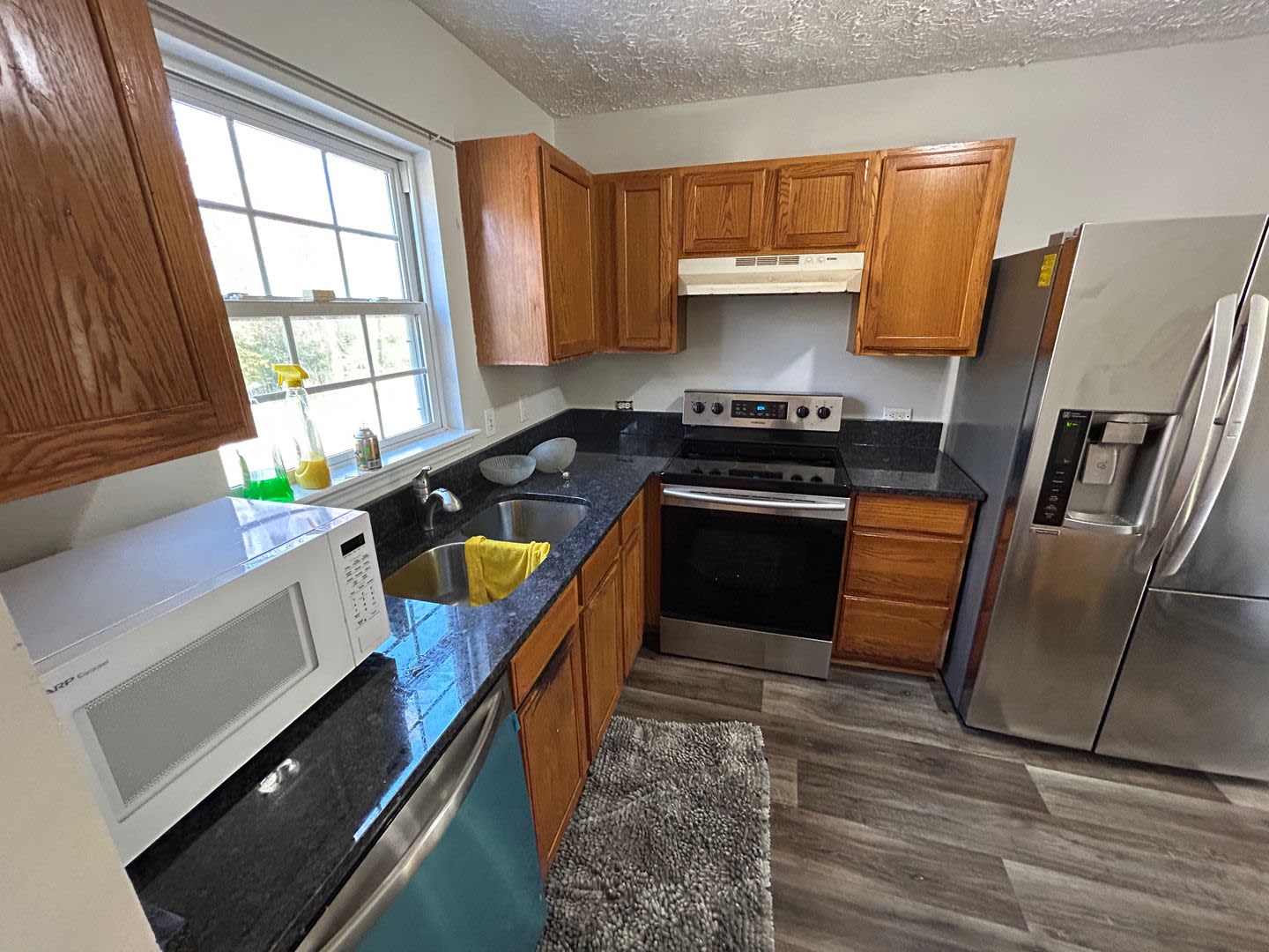 Room in 3 Bedroom Home at Beaverwood Dr – photo 3