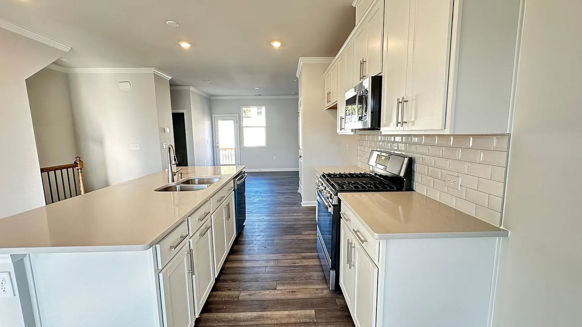 Charming 3BR Townhome in Raleigh – photo 2