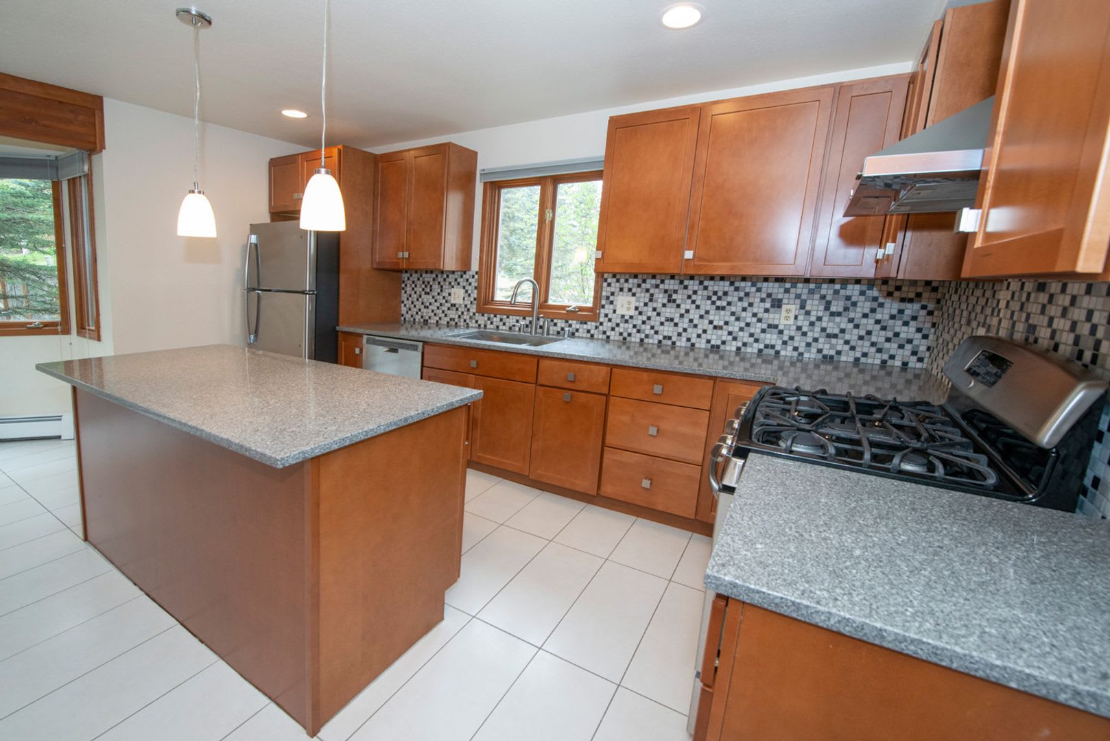 DeLong Lake Condo – photo 2