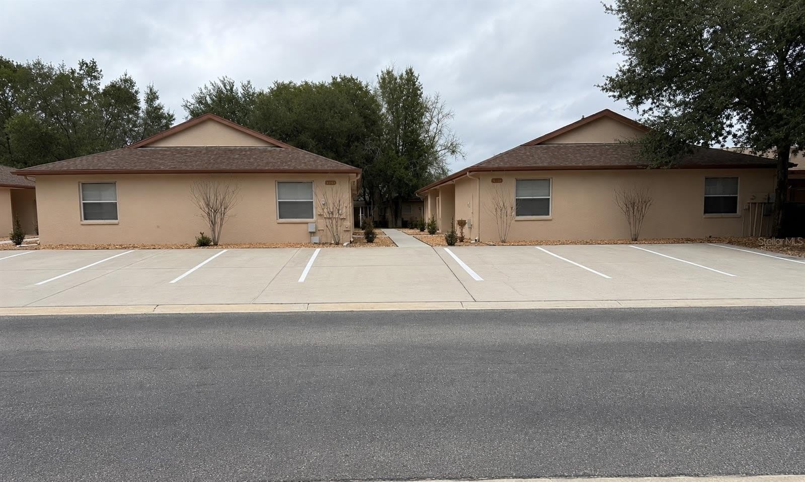 1133 E ROHE Street – photo 2