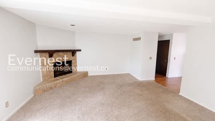 1311 East 123rd Terrace – photo 4