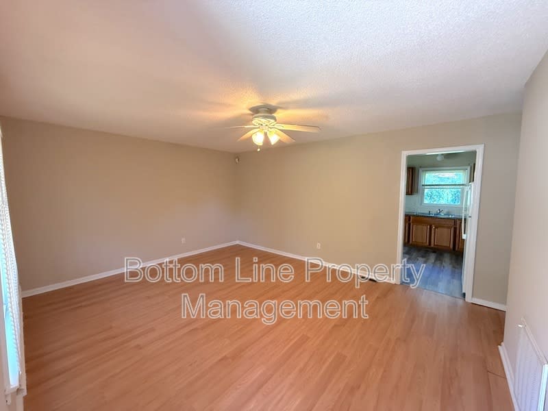 612 Dundeen Dr – photo 2