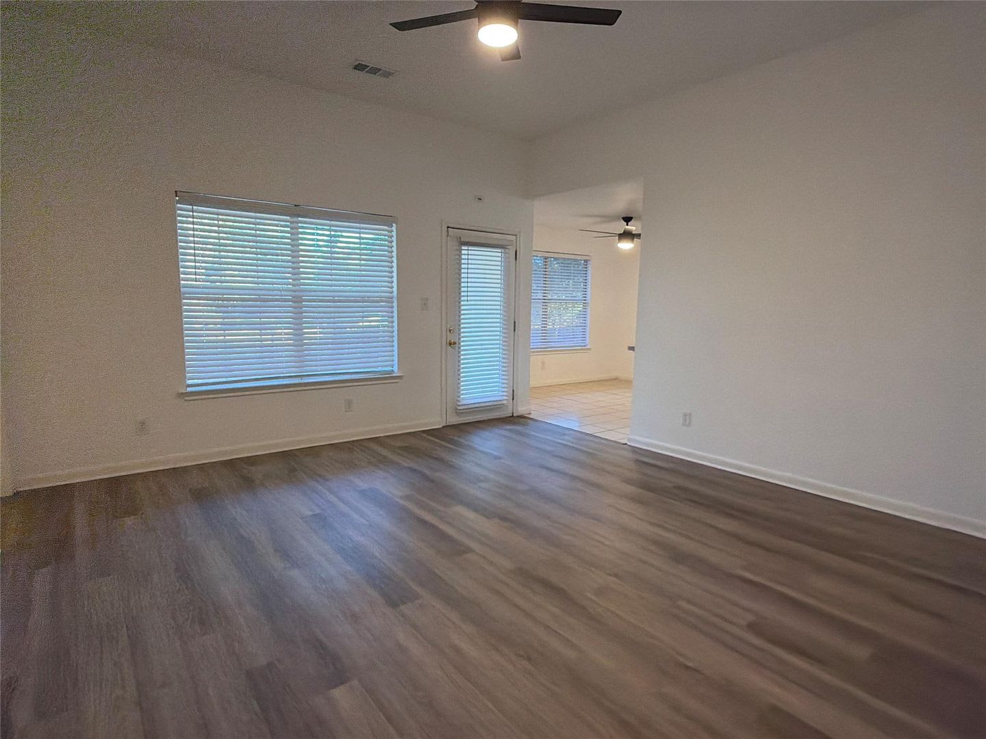3 Bedroom House With Large Yard Available Now – photo 2