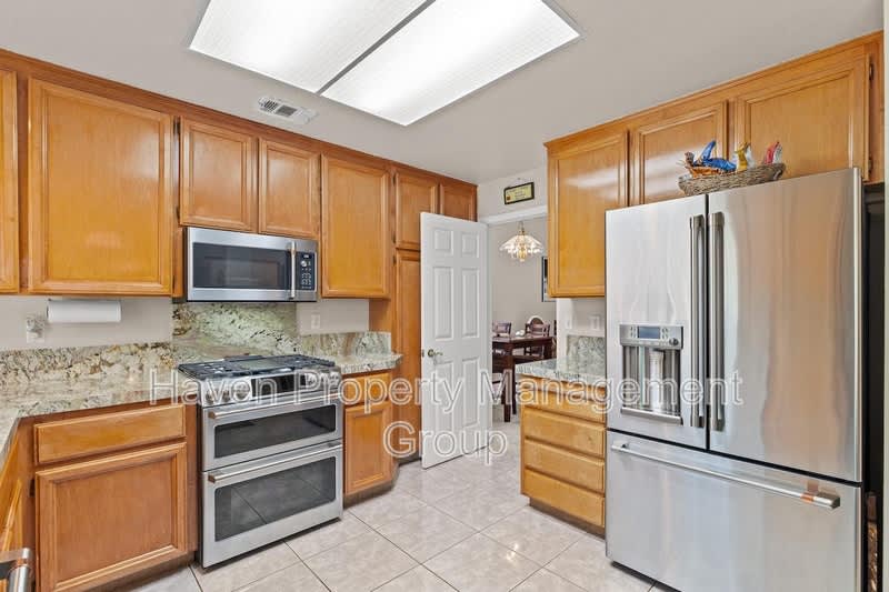 2866 Valcourt Way – photo 5