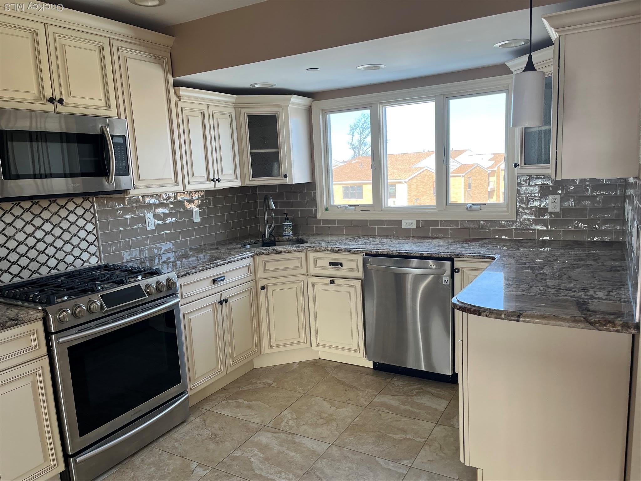 50 Florence Avenue – photo 4