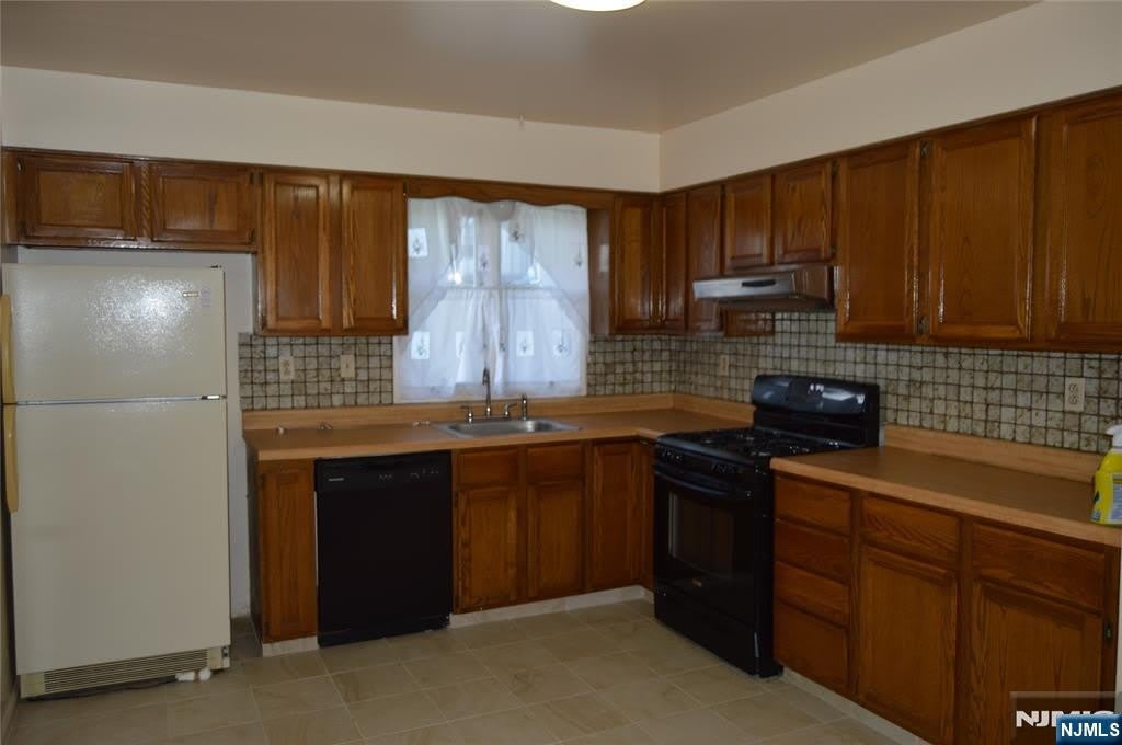 153 Berger Street – photo 2